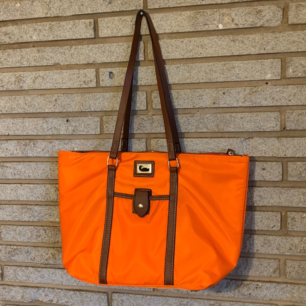 NWOT Dooney & Bourke Tote & Matching Mini Purse
